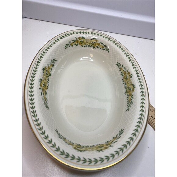 Eschenbach Roswitha Baronet China Greenbriar 9” Oval Bowl - Picture 4 of 10